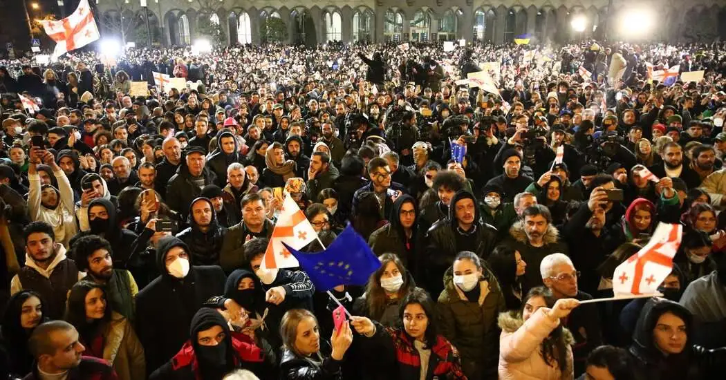 اعتراض گرجستان به سکوت به دلیل عقب نشینی دولت از قانون به سبک روسی